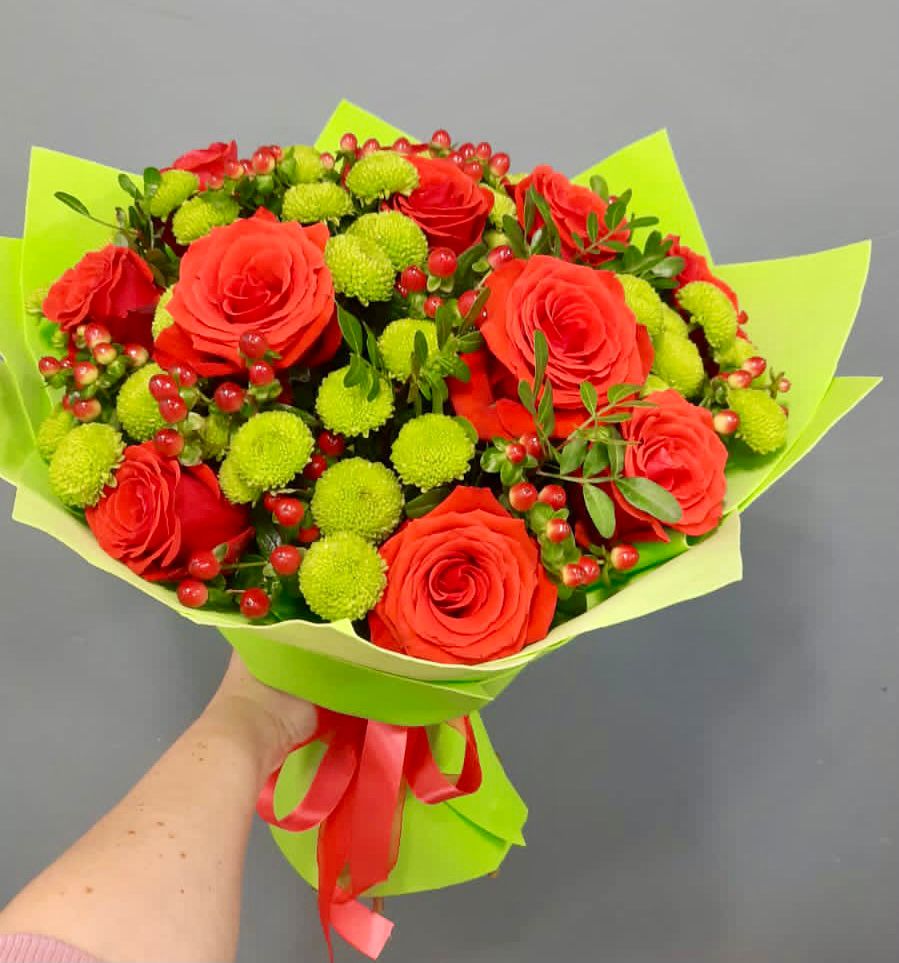 Букет цветов из: Хризантемы и Розы в Реж