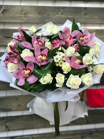 Букет цветов из: Розы и Хризантемы в Реж