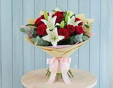 Букет цветов из:  Лилии и Розы в Реж