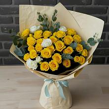 Букет цветов из:  Розы в Реж