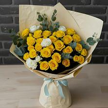 Букет цветов из:  Розы в Реж