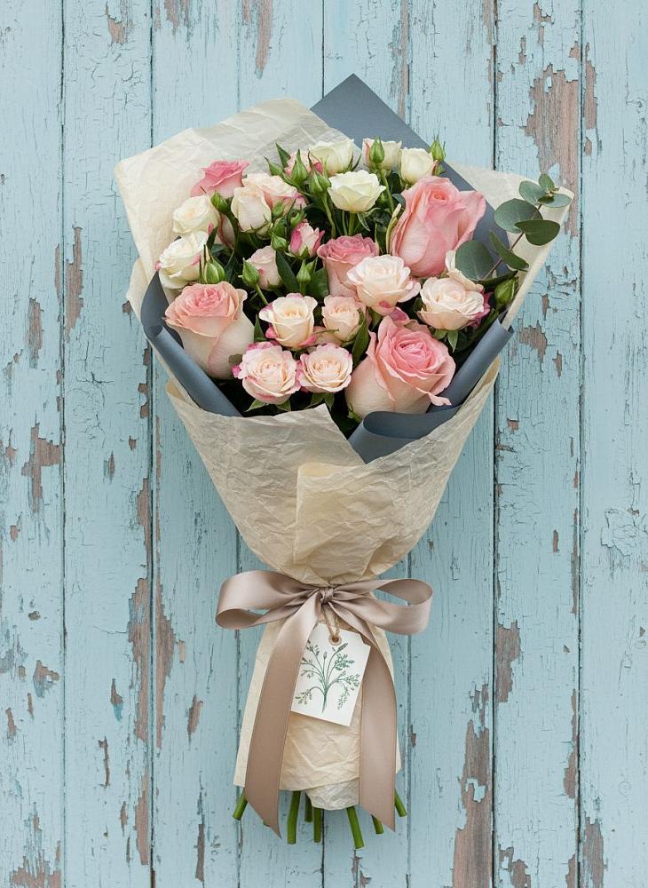 Букет цветов из: Розы в Реж