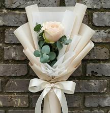 Букет цветов из:  Розы в Реж