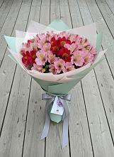 Букет цветов из:  Альстромерии в Реж