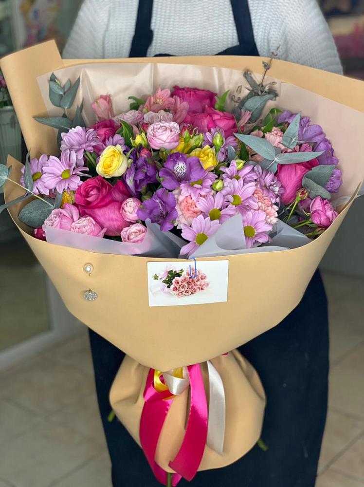 Букет цветов из: Хризантемы, Гвоздики и Альстромерии в Реж