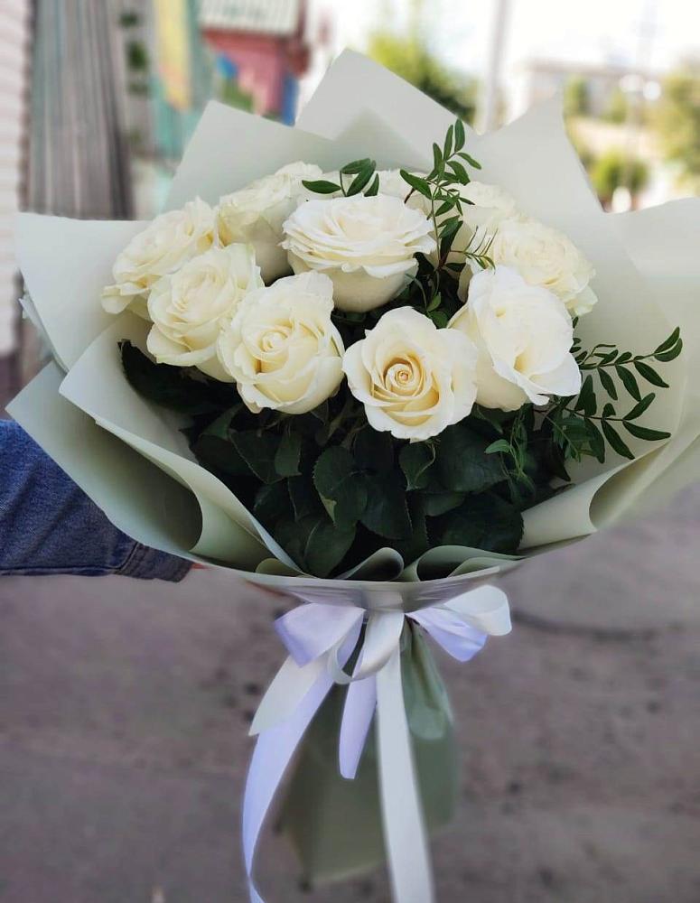 Букет Белые розы Проуд в Реж