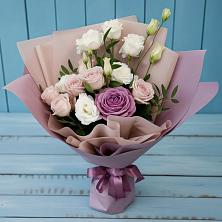 Букет цветов из:  Розы и Лизиантусы в Реж