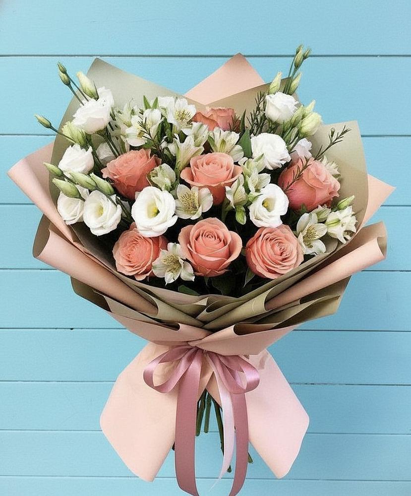 Букет цветов из: Розы, Альстромерии и Лизиантусы в Реж