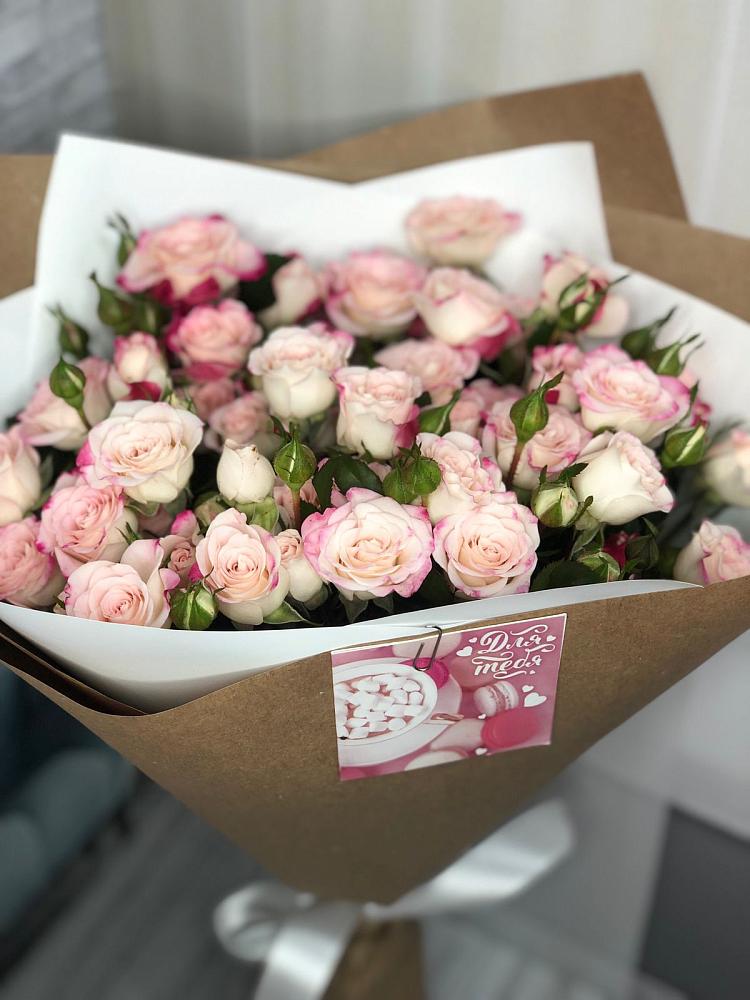 Букет цветов из: Розы в Реж