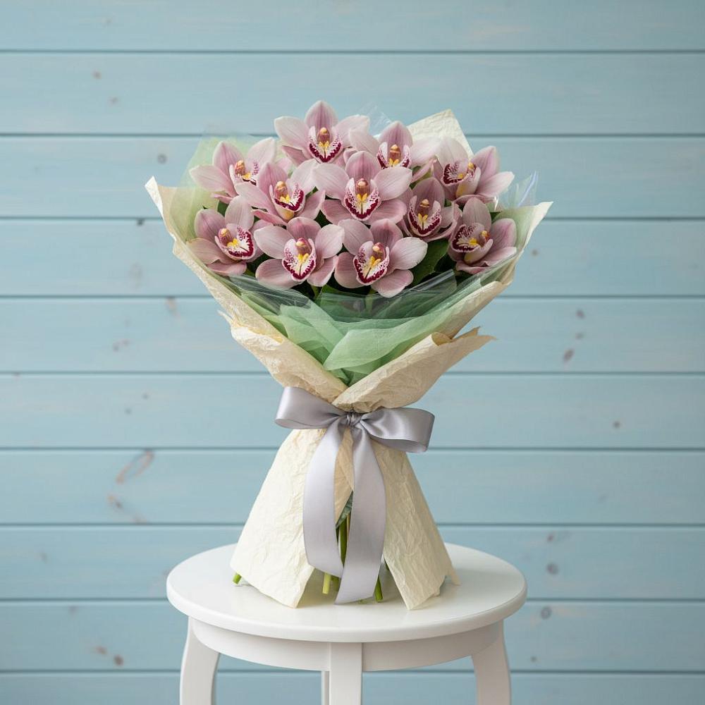 Букет цветов из: Орхидеи и Розы в Реж