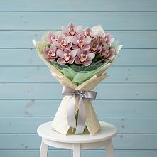 Букет цветов из:  Орхидеи и Розы в Реж
