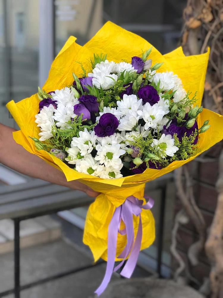 Букет цветов из: Ирисы, Хризантемы и Ромашки в Реж