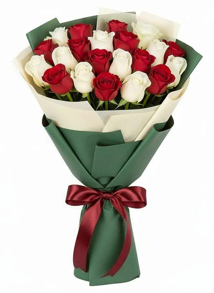 Букет Микс из красных и белых роз в Реж
