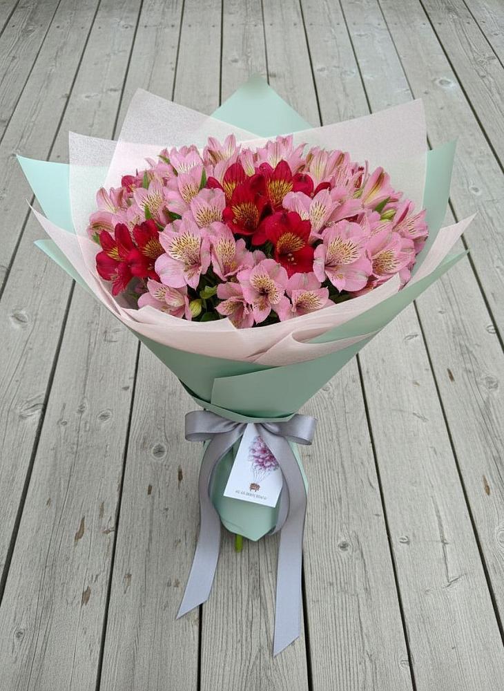 Букет цветов из: Альстромерии в Реж