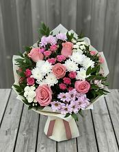Букет цветов из:  Альстромерии, Гвоздики, Розы и Хризантемы в Реж