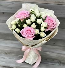Букет цветов из:  Розы в Реж