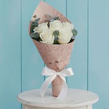 Букет цветов из:  Розы в Реж