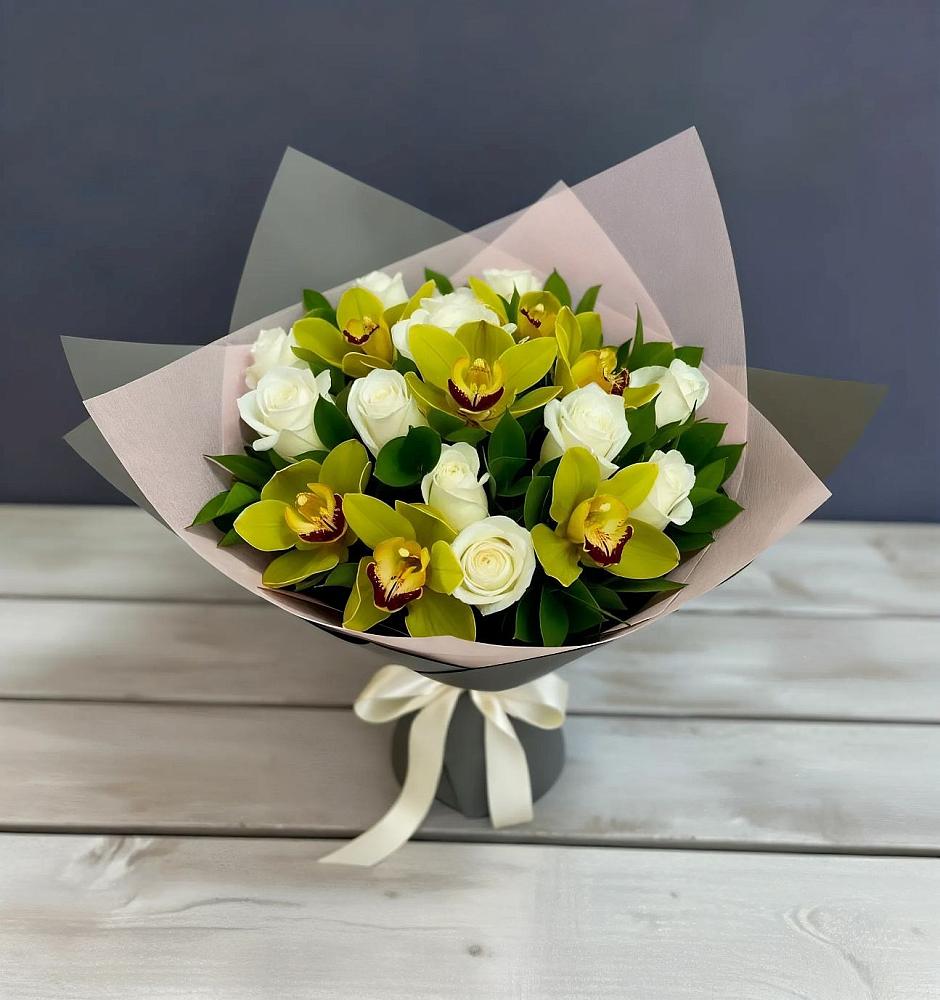 Букет цветов из: Орхидеи и Розы в Реж