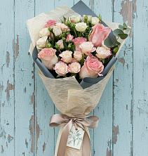 Букет цветов из:  Розы в Реж