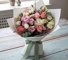 Букет цветов из:  Розы, Лизиантусы и Гвоздики #REPLACE_PRED# Реж