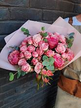 Букет розы в пальмах в Реж Букет цветов из: Розы в Реж
