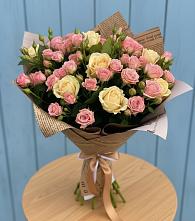 Букет цветов из:  Розы в Реж