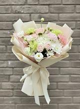 Букет цветов из:  Гвоздики, Розы, Лизиантусы и Хризантемы в Реж