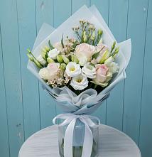 Букет цветов из:  Розы и Лизиантусы в Реж