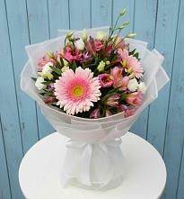 Букет цветов из:  Герберы, Альстромерии и Лизиантусы в Реж