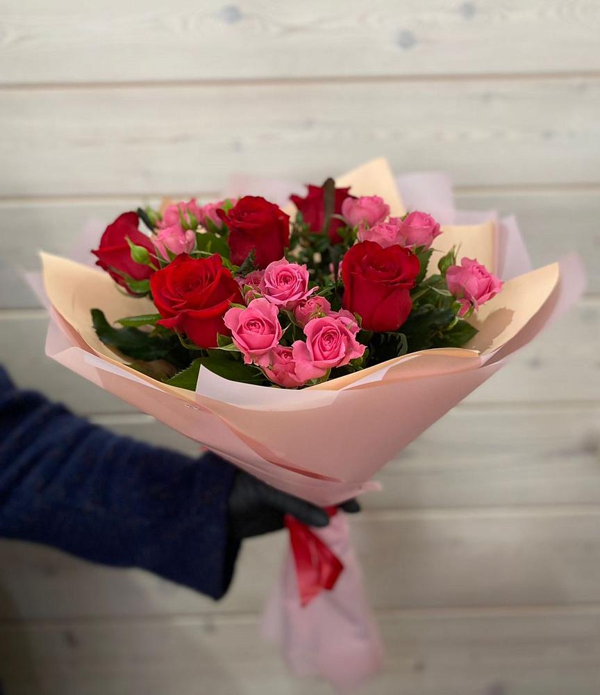 Букет цветов из: Розы в Реж