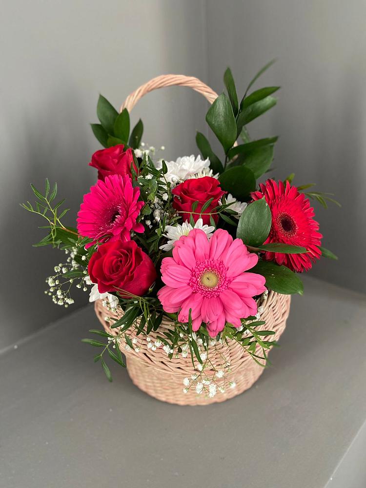 Цветочная композиция из Розы, Хризантемы и Герберы в корзине в Реж