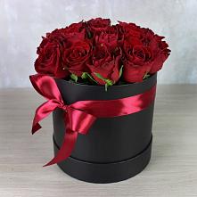 Цветочная композиция из Розы в шляпной коробке #REPLACE_PRED# Реж
