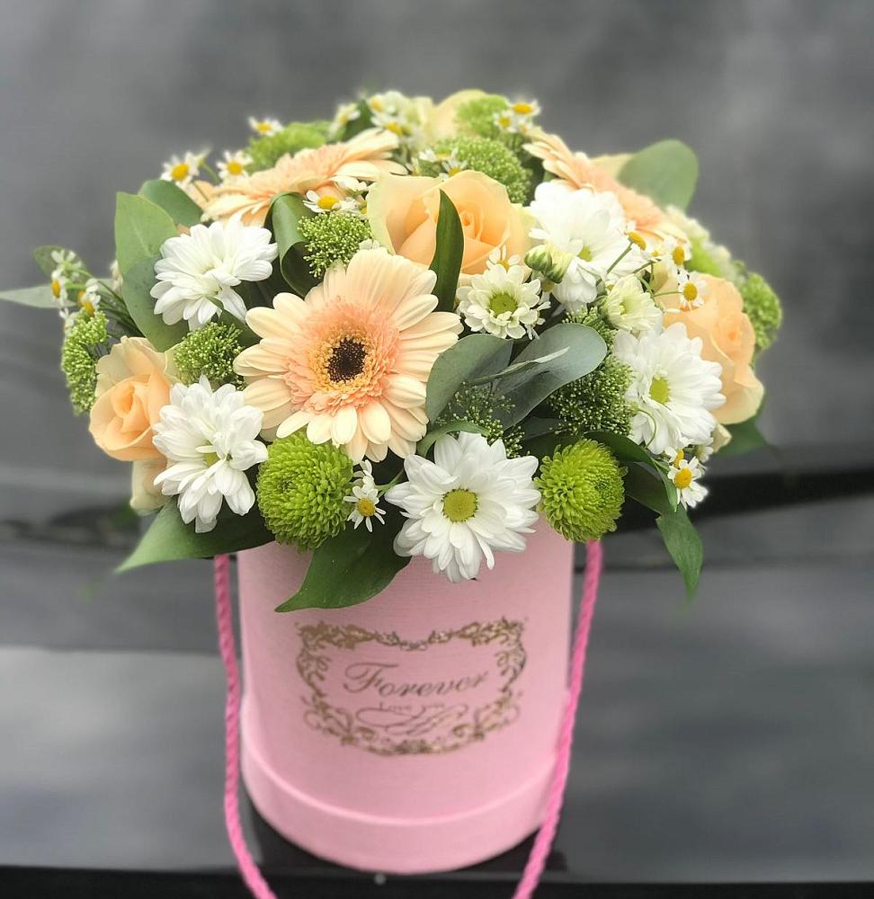 Цветочная композиция из Розы, Герберы и Хризантемы в шляпной коробке в Реж