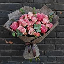 Букет цветов из:  Розы в Реж