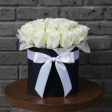 Цветочная композиция из Розы в шляпной коробке в Реж