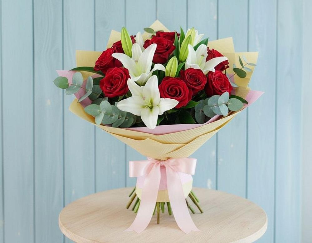 Букет цветов из: Лилии и Розы в Реж