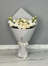 Букет цветов из:  Розы и Лизиантусы в Реж